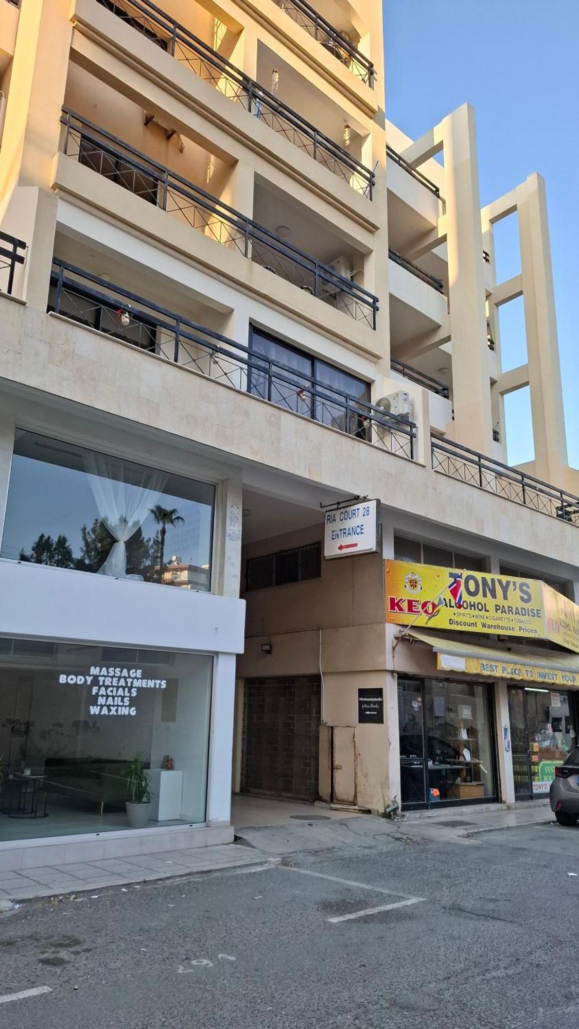 By The Way Apartment 1 Larnaca Bagian luar foto