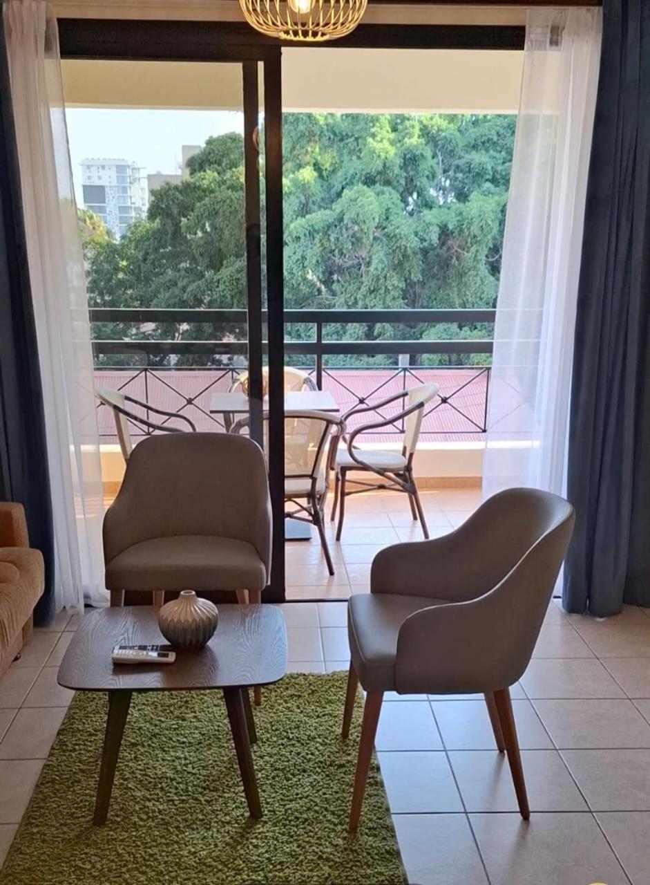 By The Way Apartment 1 Larnaca Bagian luar foto