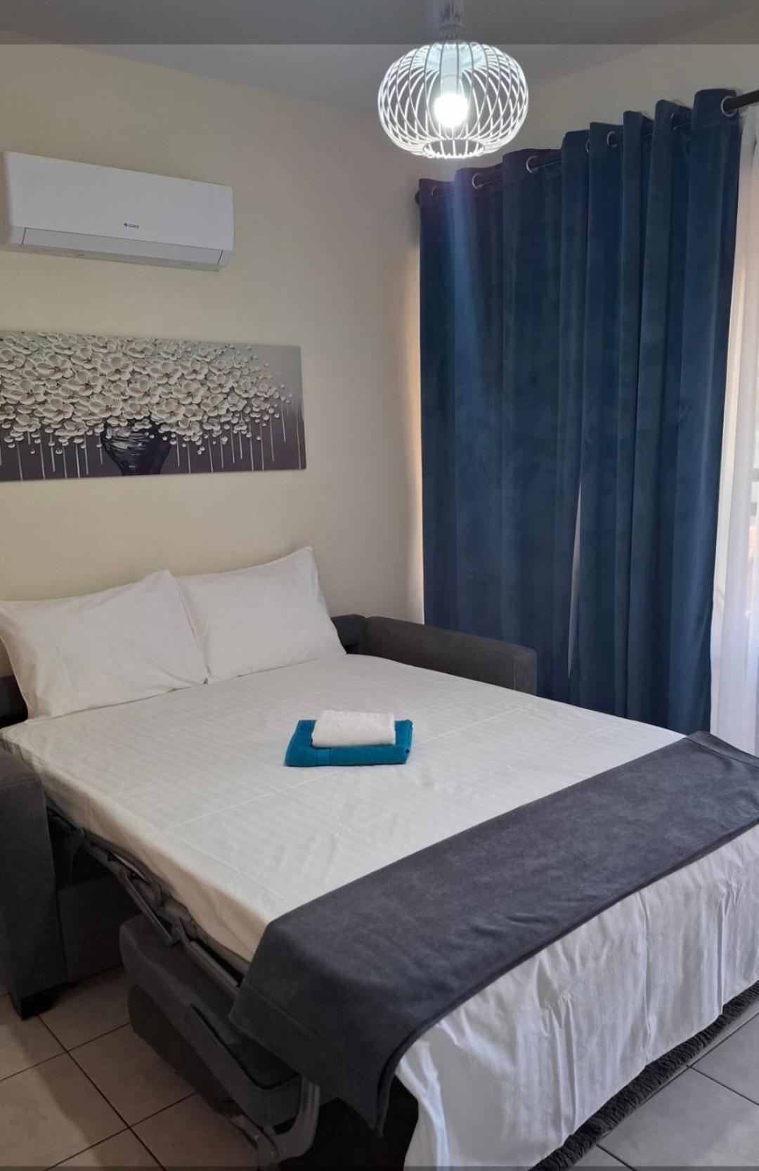 By The Way Apartment 1 Larnaca Bagian luar foto