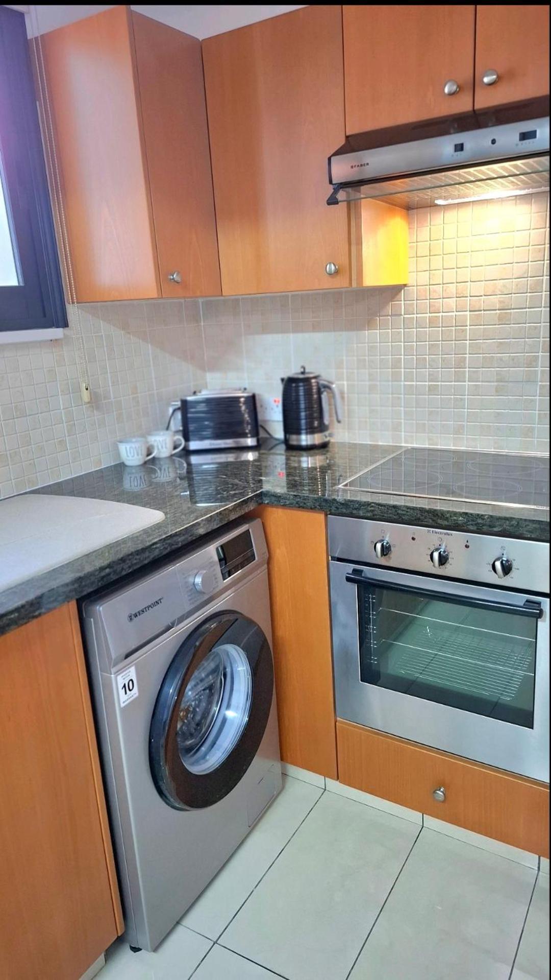 By The Way Apartment 1 Larnaca Bagian luar foto
